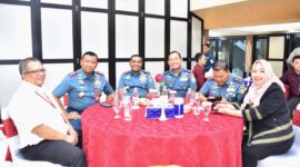 Wadan Kodiklatal Laksda TNI Eko Wahjono saat penandatanganan PKS