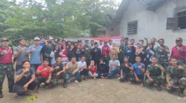 Warga Banyuwangi bersama siswa Dikko bersinergi