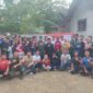Warga Banyuwangi bersama siswa Dikko bersinergi