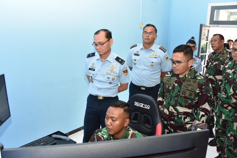 Dirdik Kodiklatal Kolonel Marinir Fransisco Simanjorang hadiri Observasi hasil didik Sekbang TNI AU