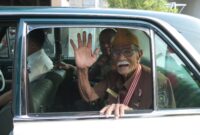 Kapolres Mojokerto AKBP Dr. Ihram Kustarto bersama pejuang Veteran Polisi Istimewa berumur 102 tahun