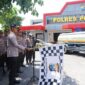 Kapolres Ponorogo AKBP Anton Prasetyo berangkatkan bantuan air bersih