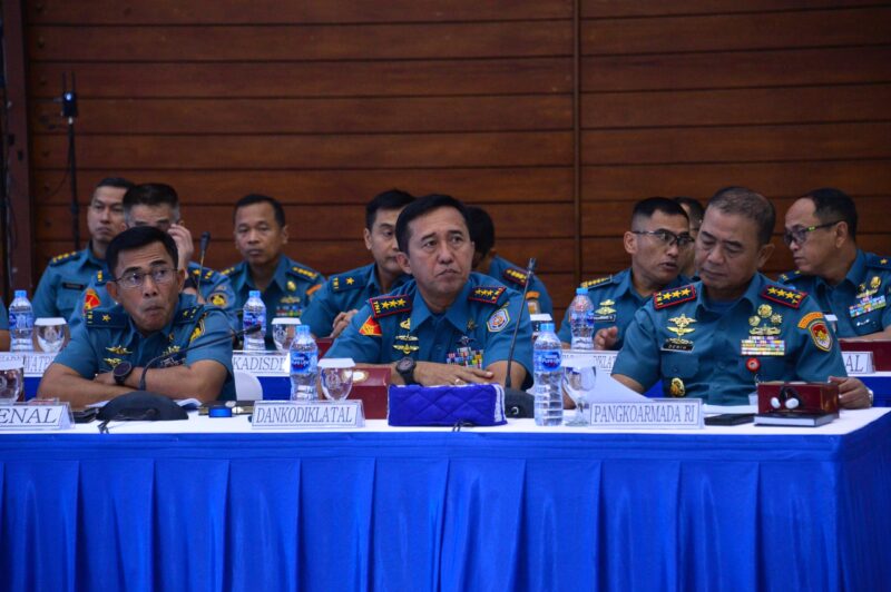 Dankodiklatal Letjen TNI Marinir Nur Alamsyah hadiri paparan rencana HUT TNI AL ke-79 di Mabesal