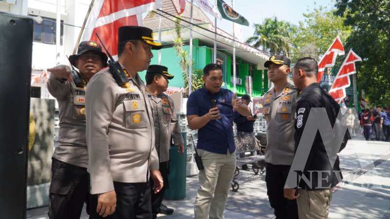 Polrestabes Surabaya lakukan pengamanan kantor KPU