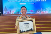 Kapolres Bojonegoro AKBP Mario Prahatinto raih penghargaan
