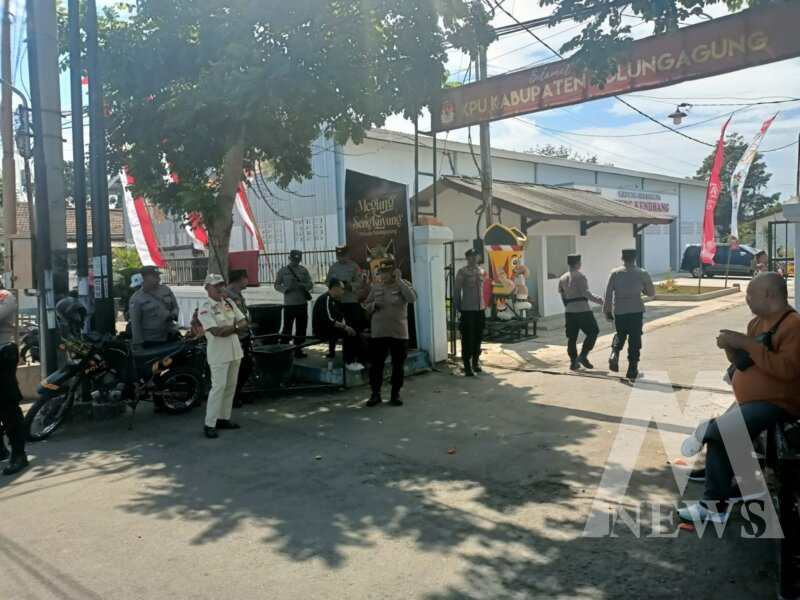 Polres Tulungagung pertebal pengamanan di kantor KPU
