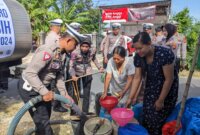 Satlantas Polres Bojonegoro salurkan 10 ribu liter air bersih