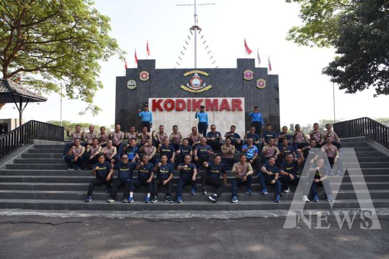 Dankodiklatal Letjen TNI Marinir Nur Alamsyah ikuti Olahraga bersama PJU