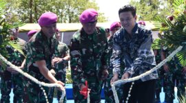Dankodiklatal Letjen TNI Marinir Nur Alamsyah resmikan gedung balai pengobatan Kodikmar