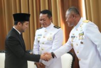 Irkodiklatal Brigjen TNI Marinir Ahmad Fajar beri selamat di pelantikan DPRD
