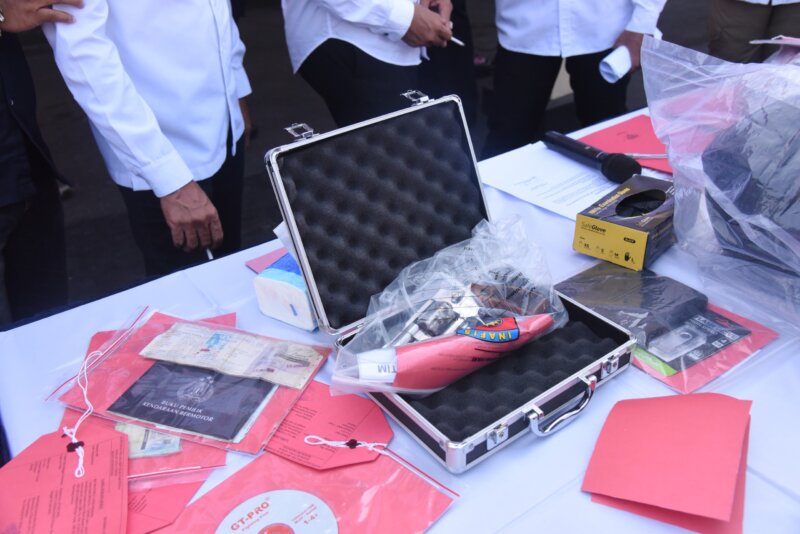 Polisi tangkap tersangka beserta barang buktinya