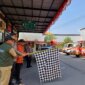 Kapolres Lamongan AKBP Bobby A. Condroputra lepas truk air bersih untuk warga