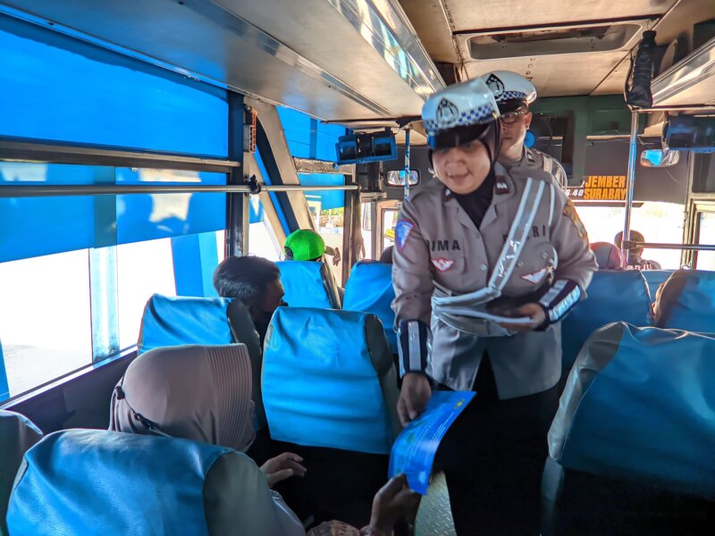 Polres Lumajang Patroli KRYD di Terminal Minak Koncar