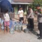 Polsek Rejotangan distribusikan air bersih ke warga
