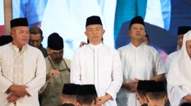 Kapolda Jatim Irjen Pol Drs. Imam Sugianto saat Sholawat dan Doa Bersama Forkopimda Jatim, Toga dan Tomas