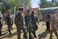 Dirlat Kodiklatal Brigjen TNI Marinir Widodo tinjau baksos di Situbondo