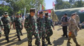 Dirlat Kodiklatal Brigjen TNI Marinir Widodo tinjau baksos di Situbondo