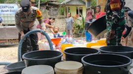 Polsek Tulakan beri bantuan air bersih