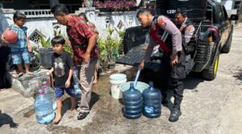 Polres Lumajang beri bantuan air bersih ke warga