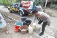 Polsek Tugu patroli genthong di musim kemarau