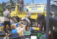 Polres Pacitan beri bantuan air bersih ke warga Desa Klesem