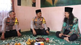 Kapolres Pemalang AKBP Eko Sunaryo silaturahmi ke pengasuh Ponpes Ali Alfuadiyah, Kiai Nur Fuad