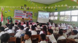 Bhabinkamtibmas Polsek Prambon edukasi pelajar cegah perundungan