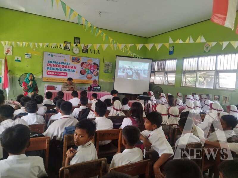 Bhabinkamtibmas Polsek Prambon edukasi pelajar cegah perundungan