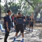 Dankodiklatal Letjen TNI Marinir Nur Alamsyah bersama Wadan Kodikalatal Laksda TNI Eko Wahjono latihan Panahan