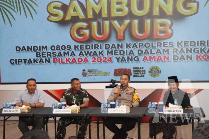 Kapolres Kediri Kota AKBP Bramastyo Priaji dan Dandim 0809 Kediri Letkol Inf Aris Setiawan gelar sambung guyub bersama media