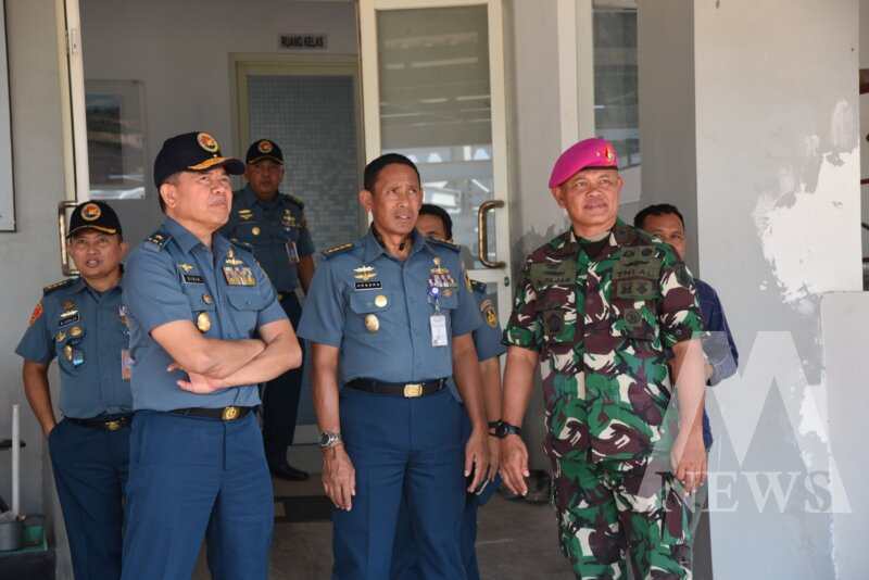 Irkodiklatal Brigjen TNI Marinir Ahmad Fajar dampingi Irum Itjenal Laksma TNI Didik Firnanto beserta staf