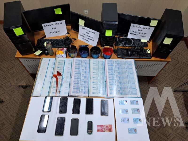 Polisi tangkap 8 tersangka beserta barang buktinya