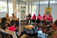 Polrestabes Surabaya gelar Jum'at Curhat dan Bansos