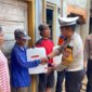 Kasatlantas Polres Probolinggo AKP Antonio Effan Sulaiman distribusikan air bersih