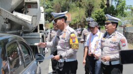 Polisi dan PT KAI Daop 9 Jember Sosialisasi Perlintasan Sebidang