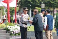 Kapolda Jatim Irjen Pol Drs. Imam Sugianto pimpin apel gelar pasukan