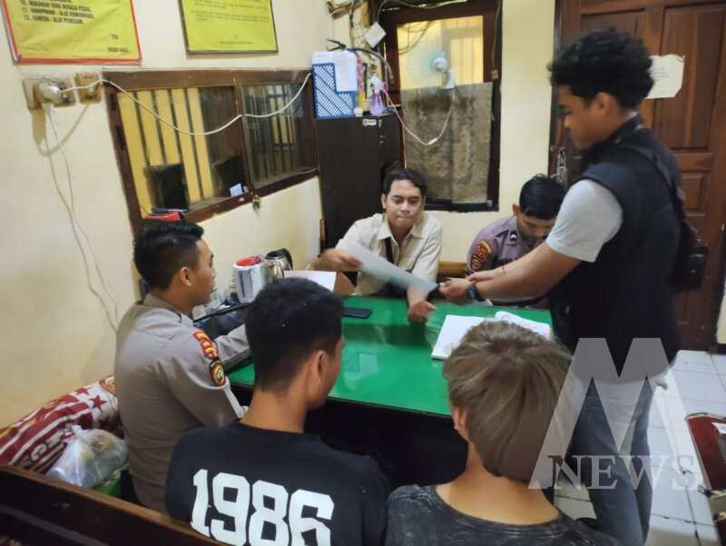 Polisi tangkap tersangka pengedar Narkoba beserta barang buktinya
