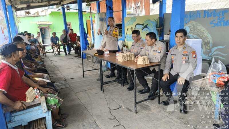 Polsek Asemrowo gelar Jum'at Curhat di kampung nelayan sontoh laut