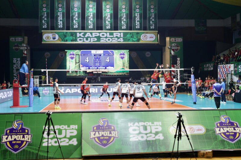 Tim voli putra Jatim menang di GOR Tri Dharma