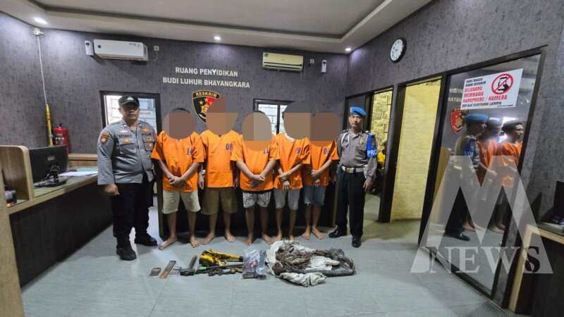Polsek Asemrowo tangkap 6 pelaku pencurian kabel Telkom