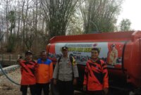 Polres Nganjuk distribusikan air bersih di tengah kemarau panjang