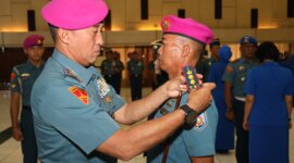 Dankodiklatal Letjen TNI Marinir Nur Alamsyah sematkan pangkat Pamen