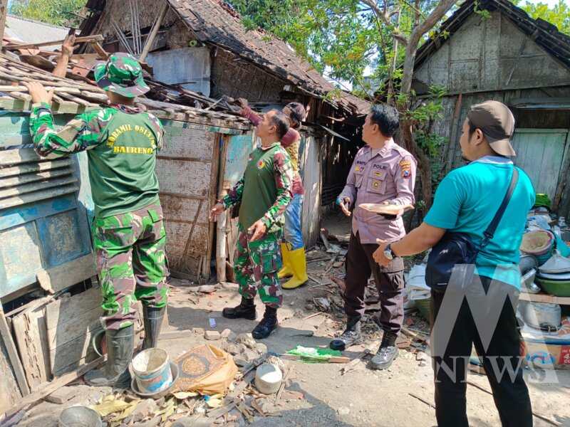 Polsek Baureno, Koramil dan warga bedah rumah