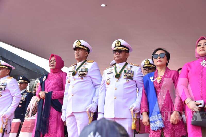 Dankodiklatal Letjen TNI Marinir Nur Alamsyah hadiri HUT TNI ke-79 di Silang Monas Jakarta