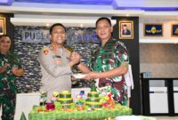 Kapolresta Sidoarjo Kombespol Christian Tobing beri Suprise Danpuslatdiksarmil Kodiklatal Kolonel Laut (P) Irwan S.P. Siagian