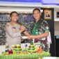 Kapolresta Sidoarjo Kombespol Christian Tobing beri Suprise Danpuslatdiksarmil Kodiklatal Kolonel Laut (P) Irwan S.P. Siagian