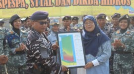 Danpusdikhidros Kodiklatal Kolonel Laut (P) Tri Ariyah Hari Saputra tutup lattek CFFP Surat Hidros