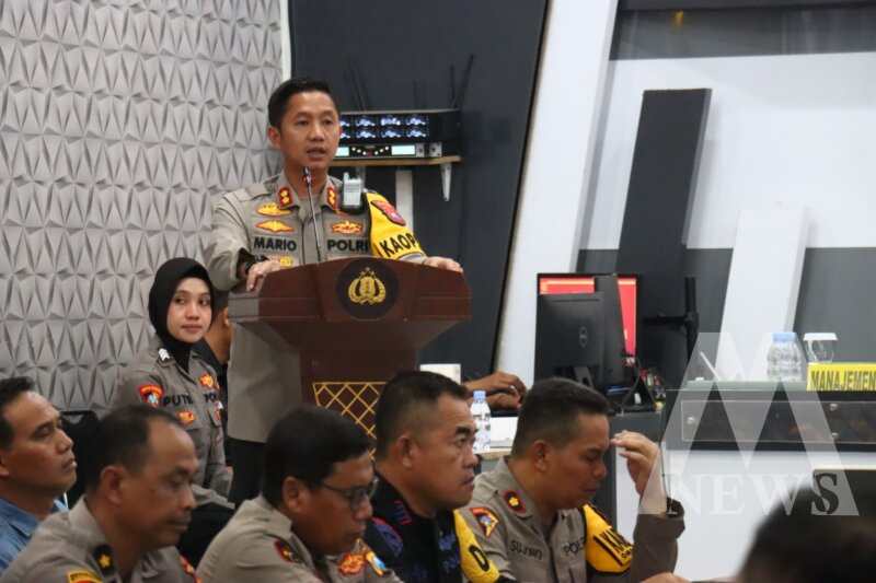 Kapolres Bojonegoro AKBP Mario Prahatinto 