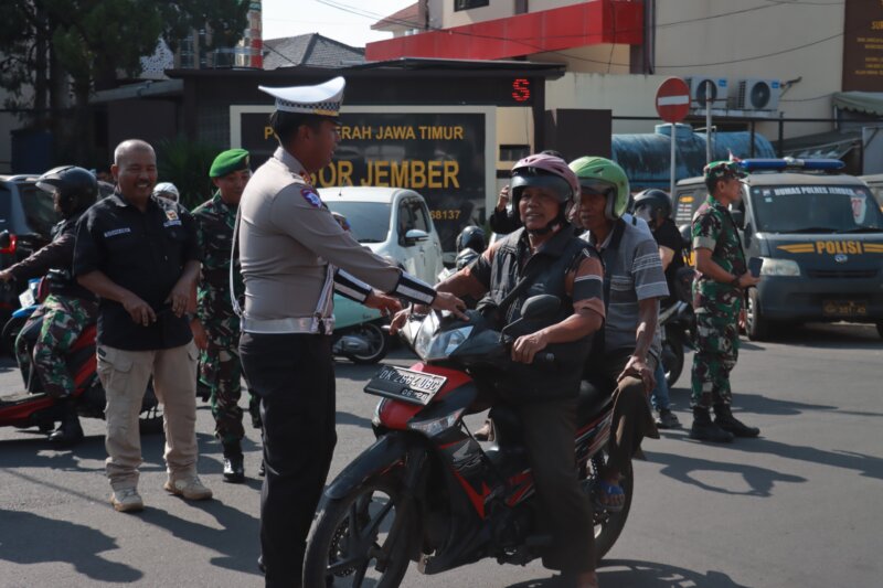Polres Jember bersama Forkopimda sosialisasi keselamatan berlalulintas