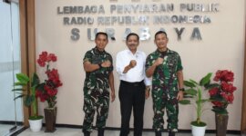 Kadispen Kodiklatal Kolonel Marinir Sunaswan didampingi Danpuslatmar Kodiklatal Kolonel Marinir Yudi Asmar